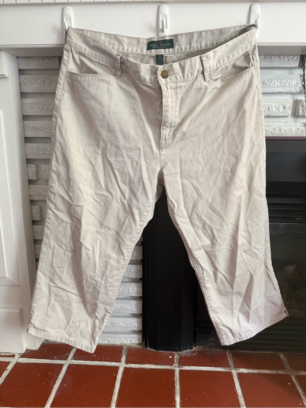 Ralph Lauren Cream/Off-White Capri Pants with Brass Button Size 14